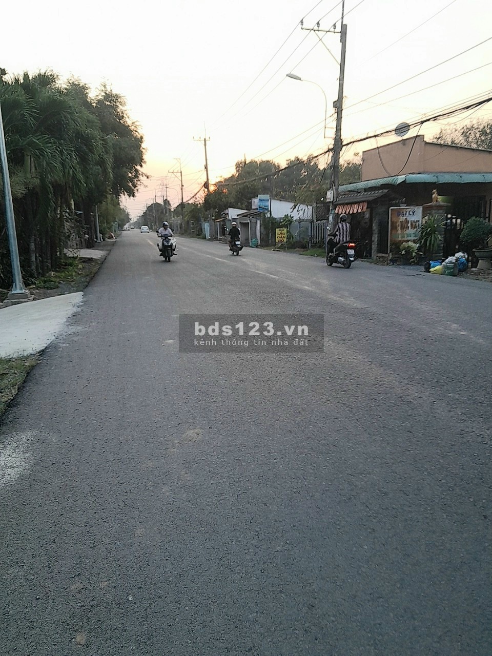 Đất MT Đường Nguyễn Văn Khạ DT 6m × 51m = 306m2 ( Full thổ cư )