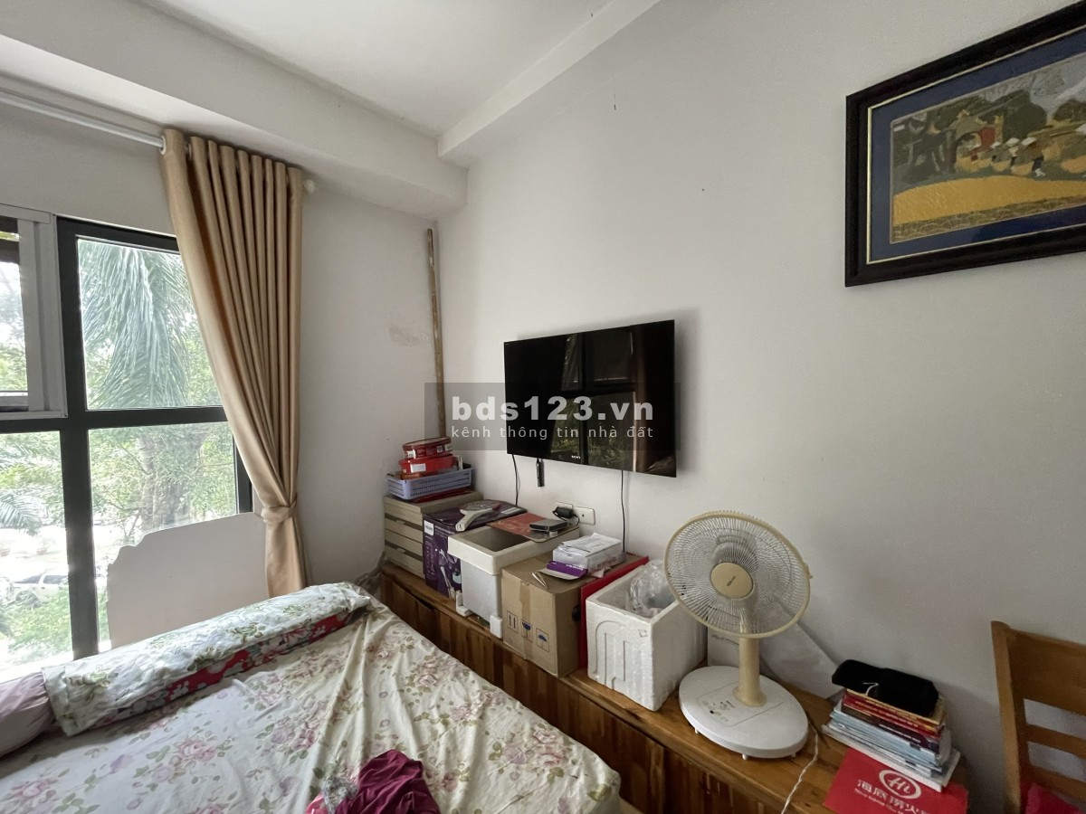 Bán căn hộ chung cư 65m2 2 PN tại Ecopark. Nhà đã có sổ đỏ chính chủ, 2 phòng ngủ 2 phòng vệ sinh.