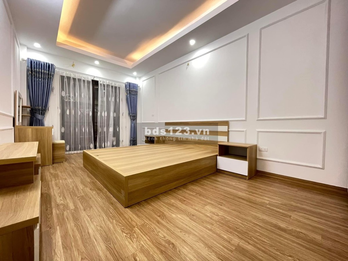Bán nhà trung tâm Hai Bà Trưng, nhà to ngõ rộng, dt 35m2, 5 tầng, mt 3.5m, giá 5.2 tỷ