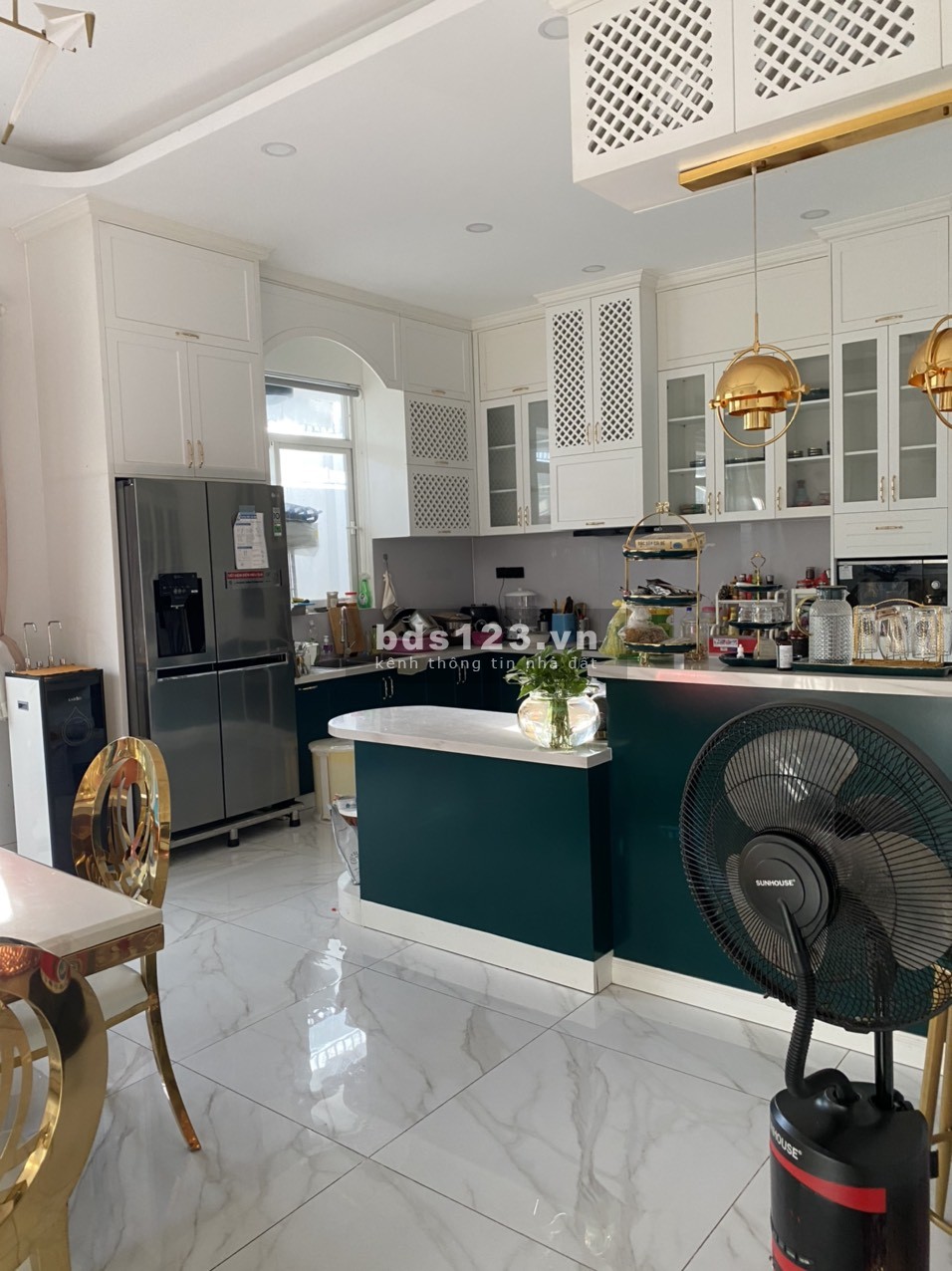 Bán nhà phố Conic, 126m2 full nội thất đẹp giá chỉ 13.8 tỷ. LH 0902462566