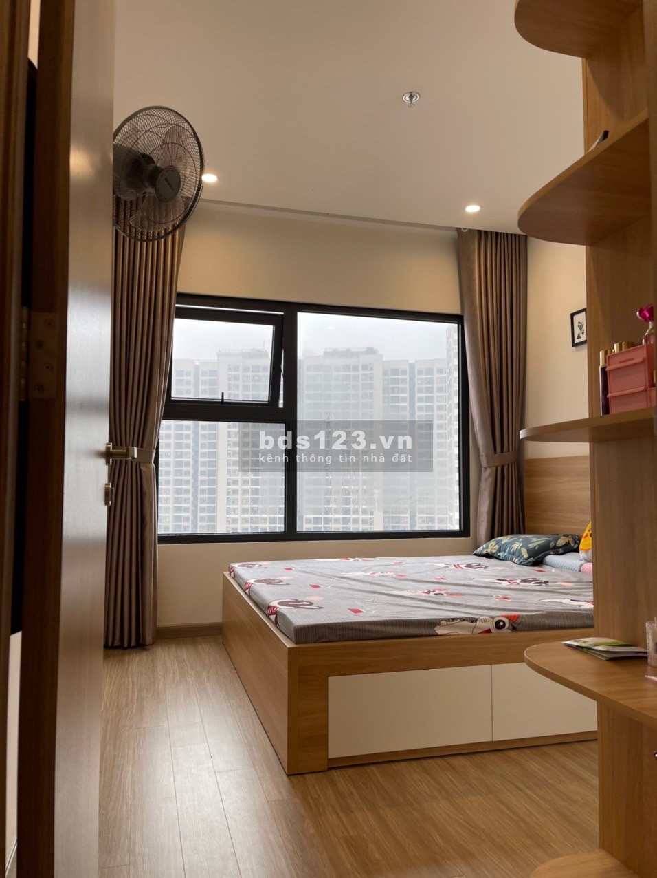 Chính chủ cần bán căn hộ 1PN+1, tầng trung, view thoáng, giá siêu rẻ.