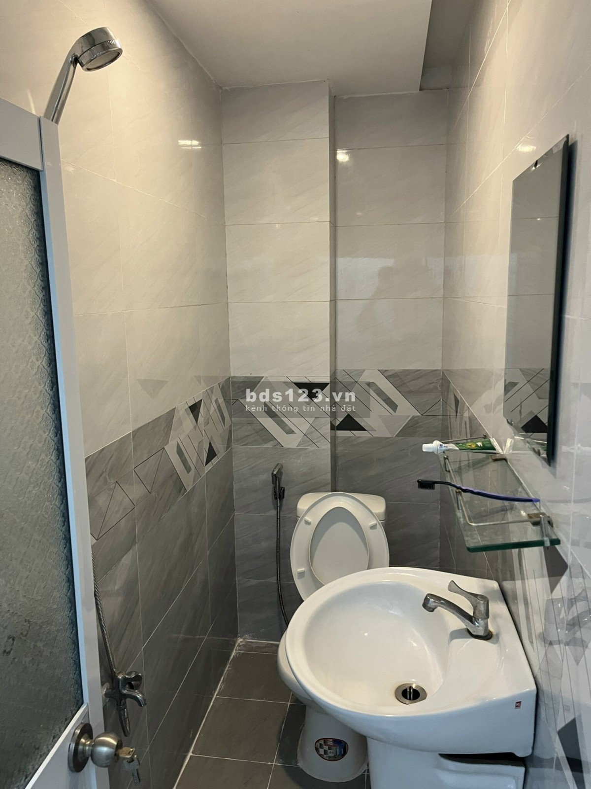 Bán nhà diện tích 5.2x15m dt 80m2, đc 154 khu phố 6 Quận 12 lh 0908392268