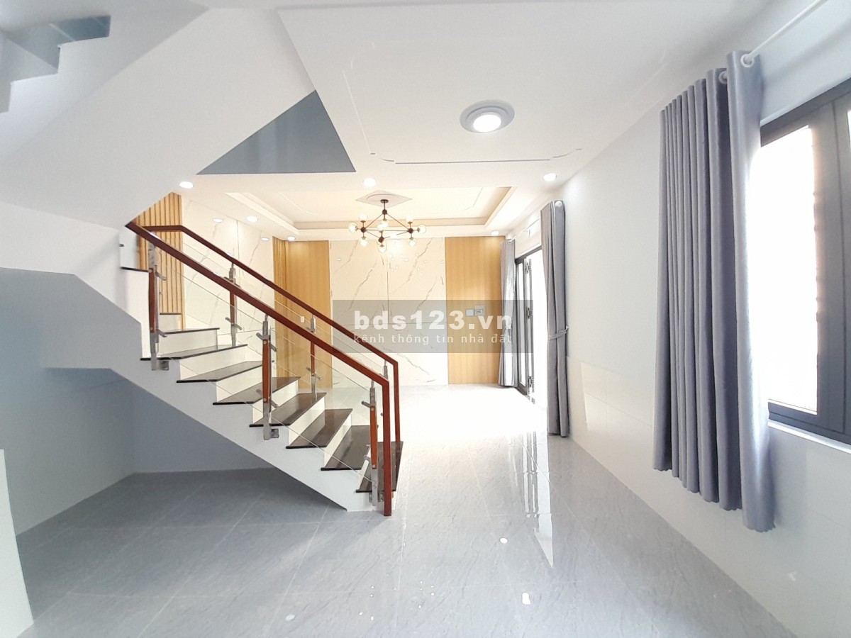 HẺM TRƯỚC NHÀ 5M - MỘT CĂN RA MẶT TIỀN KHA VẠN CÂN 