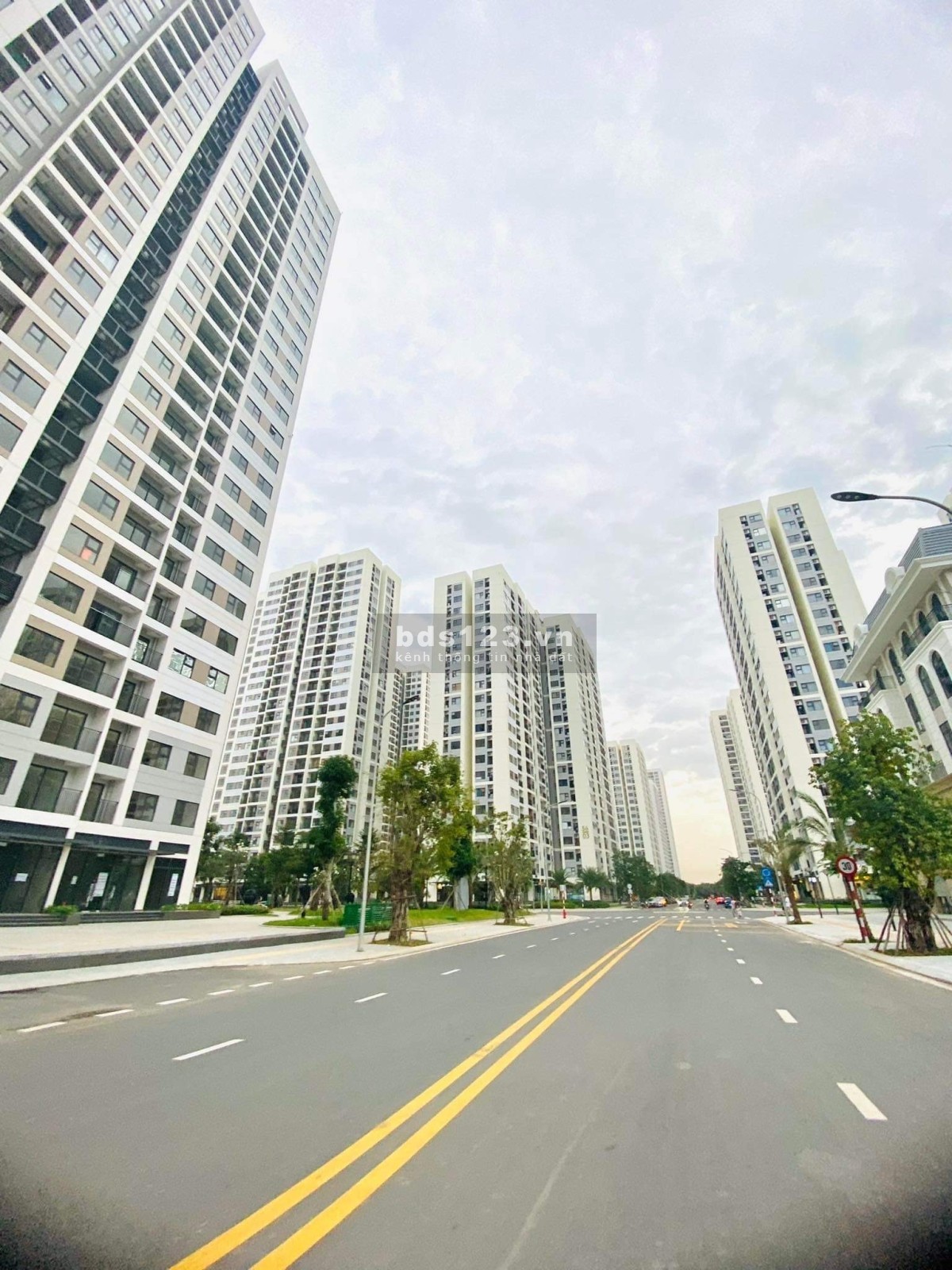 ĐỐI DIỆN VINHOME GRAND PARK - NHÀ MỚI Ở NGAY - TIỆN ÍCH XUNG QUANH NGÚT NGÀN