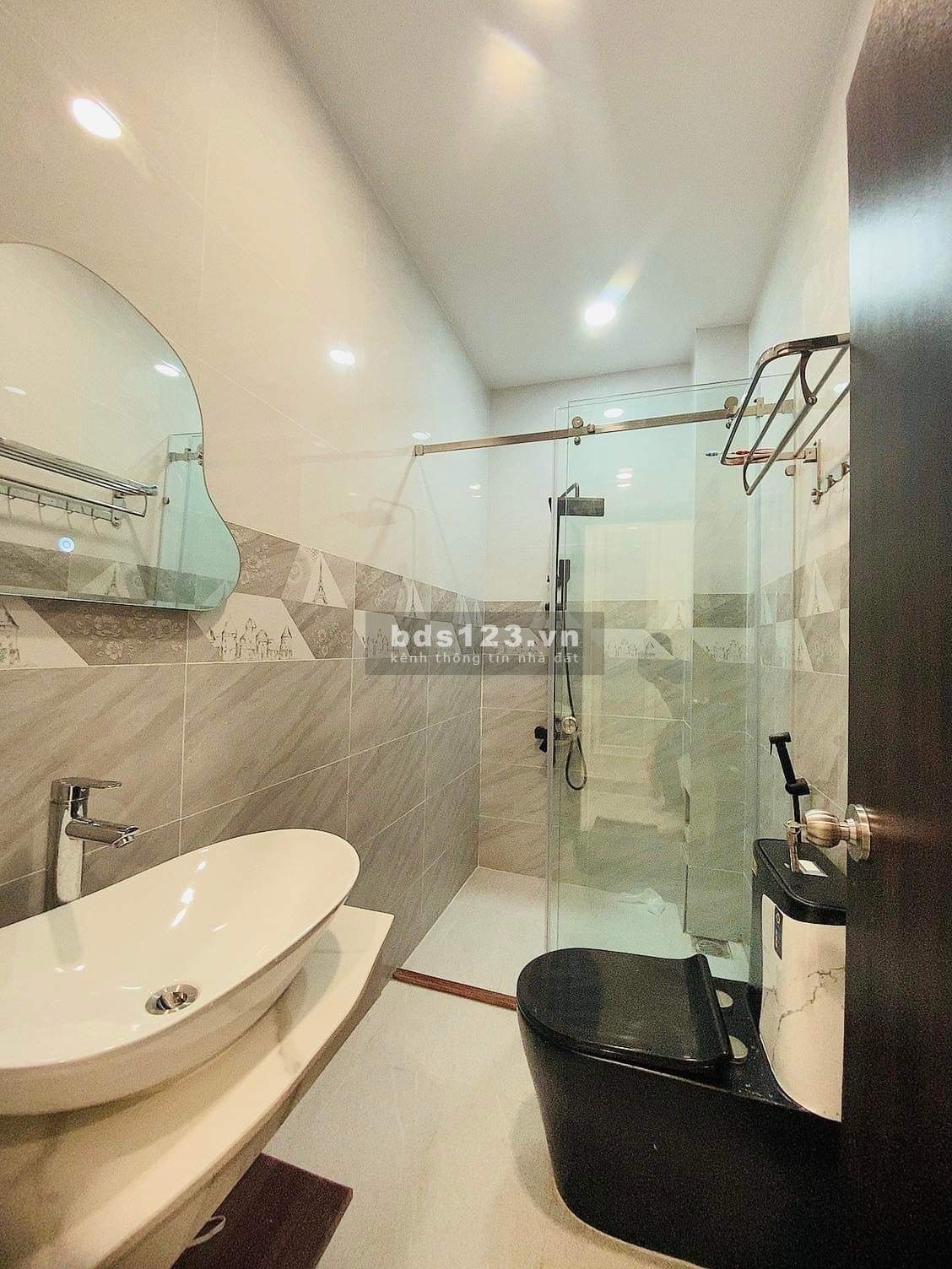 ĐỐI DIỆN VINHOME GRAND PARK - NHÀ MỚI Ở NGAY - TIỆN ÍCH XUNG QUANH NGÚT NGÀN