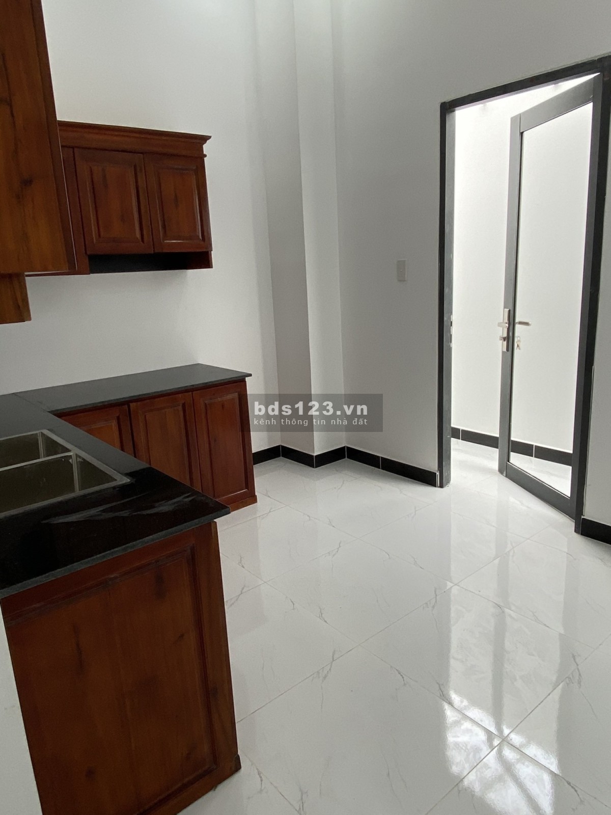 KHU PHÂN LÔ - ĐƯỜNG NHỰA 8M - SÁT VINHOMES GRAND PARK. NHÀ MỚI, VÔ Ở NGAY.