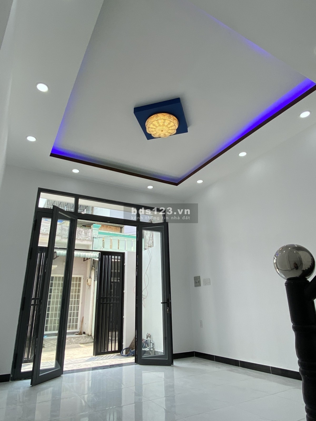 KHU PHÂN LÔ - ĐƯỜNG NHỰA 8M - SÁT VINHOMES GRAND PARK. NHÀ MỚI, VÔ Ở NGAY.