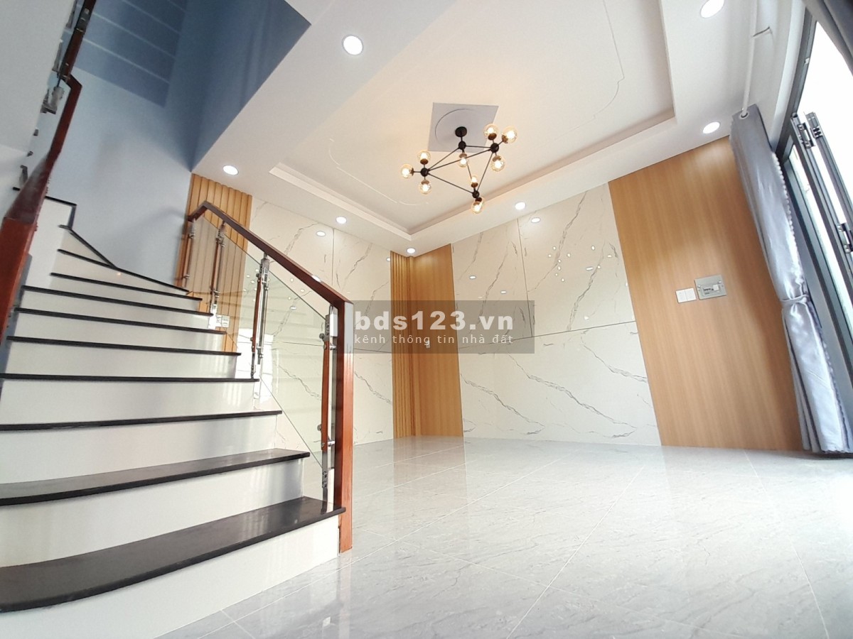 HẺM TRƯỚC NHÀ 5M - MỘT CĂN RA MẶT TIỀN KHA VẠN CÂN 