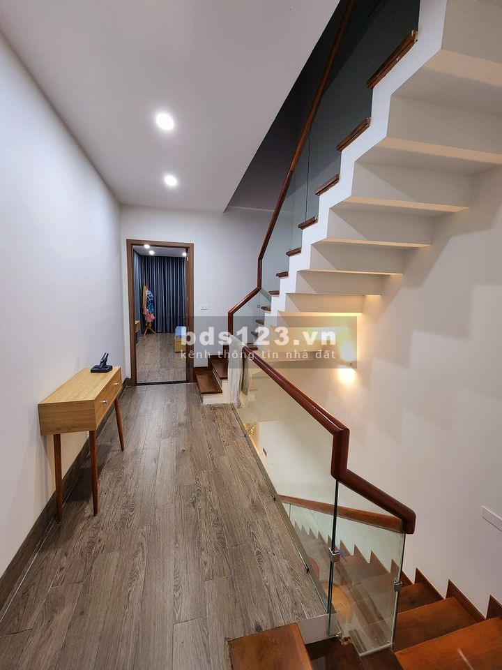 Cực hiếm khu Quân Đội 3 mặt ngõ xây chắc chắn, cso gara ô tô dt 70m2, 3 tầng giá 7.5 tỷ