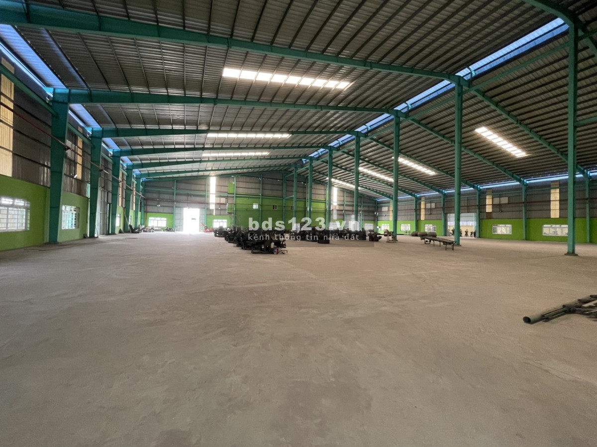 Cho thuê kho xưởng mặt tiền đường 825 thuộc huyện Đức Hòa, tỉnh Long An