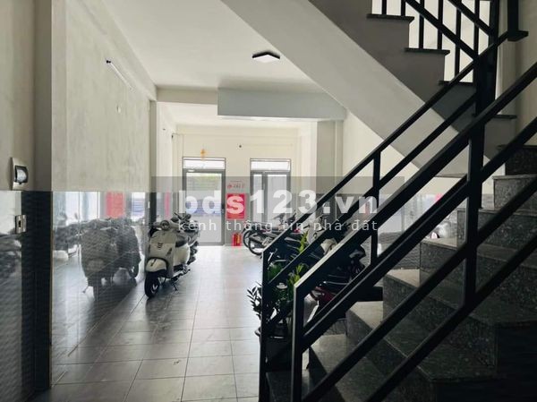 Giảm sốc bán ngay căn hộ trung tâm Hải Châu, DT 100m² ngõ ô tô vô tư thông thoáng dòng tiền
