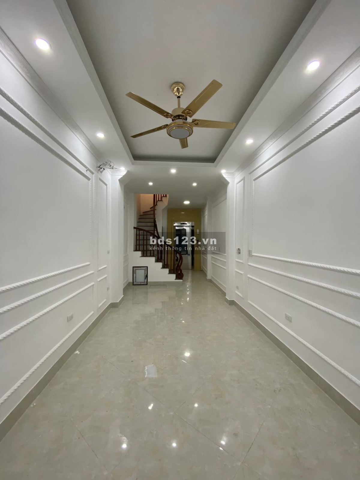 Siêu hot tại Minh Khai, sát phố, ngõ rộng, oto tải tránh, 32m2x 5 tầng, 7 tỷ 9