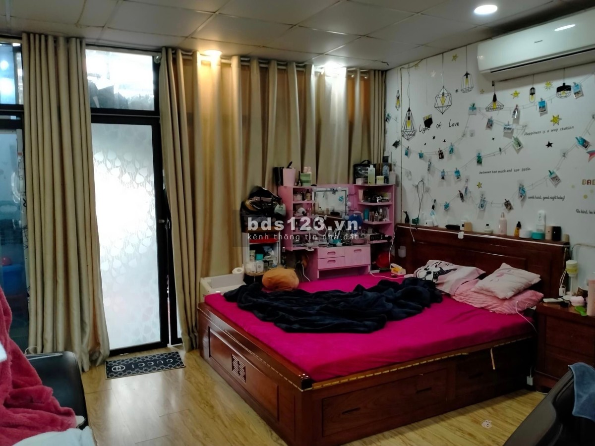 Bán nhà Đống Đa 32m, lô góc ô tô đỗ cửa, ngõ thông kinh doanh Giá 4.1 Tỷ.