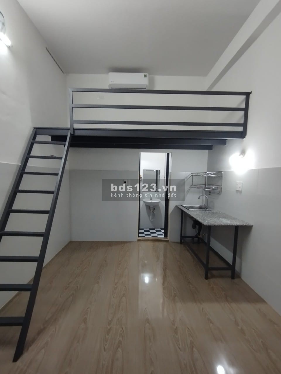 Giảm sốc bán ngay căn hộ trung tâm Hải Châu, DT 100m² ngõ ô tô vô tư thông thoáng dòng tiền