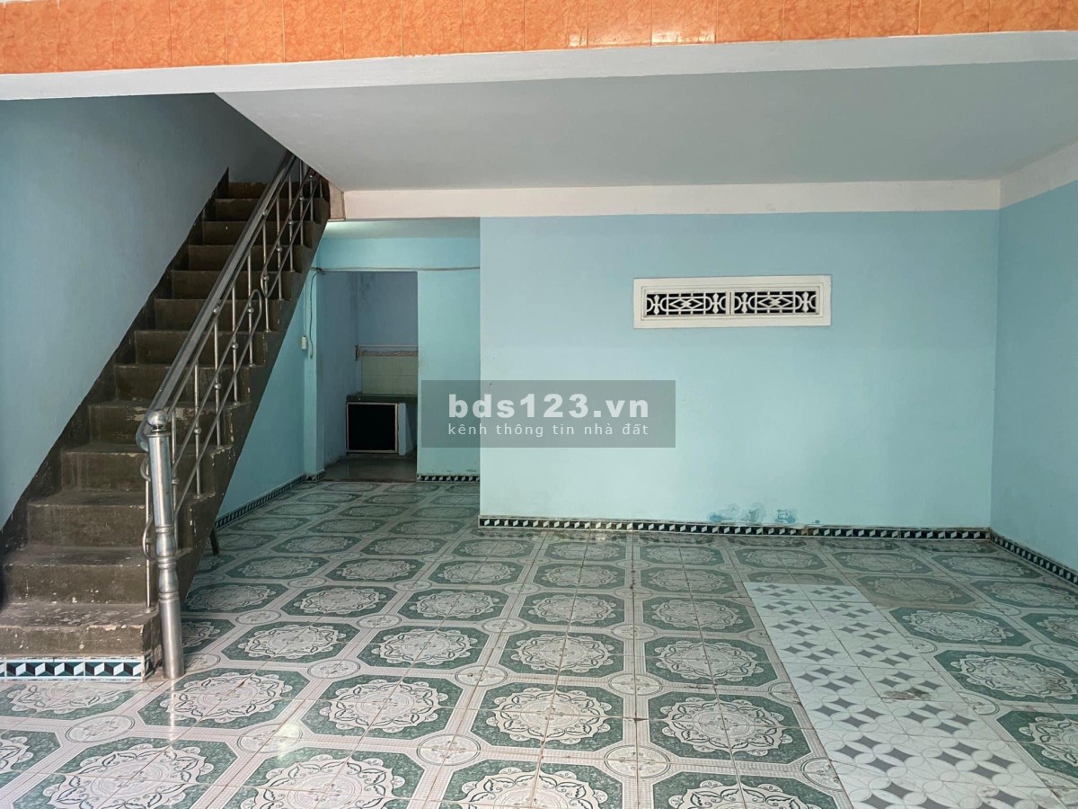 Bán nhà gác lửng đúc Mặt Tiền Nguyễn Đình Tứ- Sát bến xe Trung Tâm Giá 3,7 Tỷ
