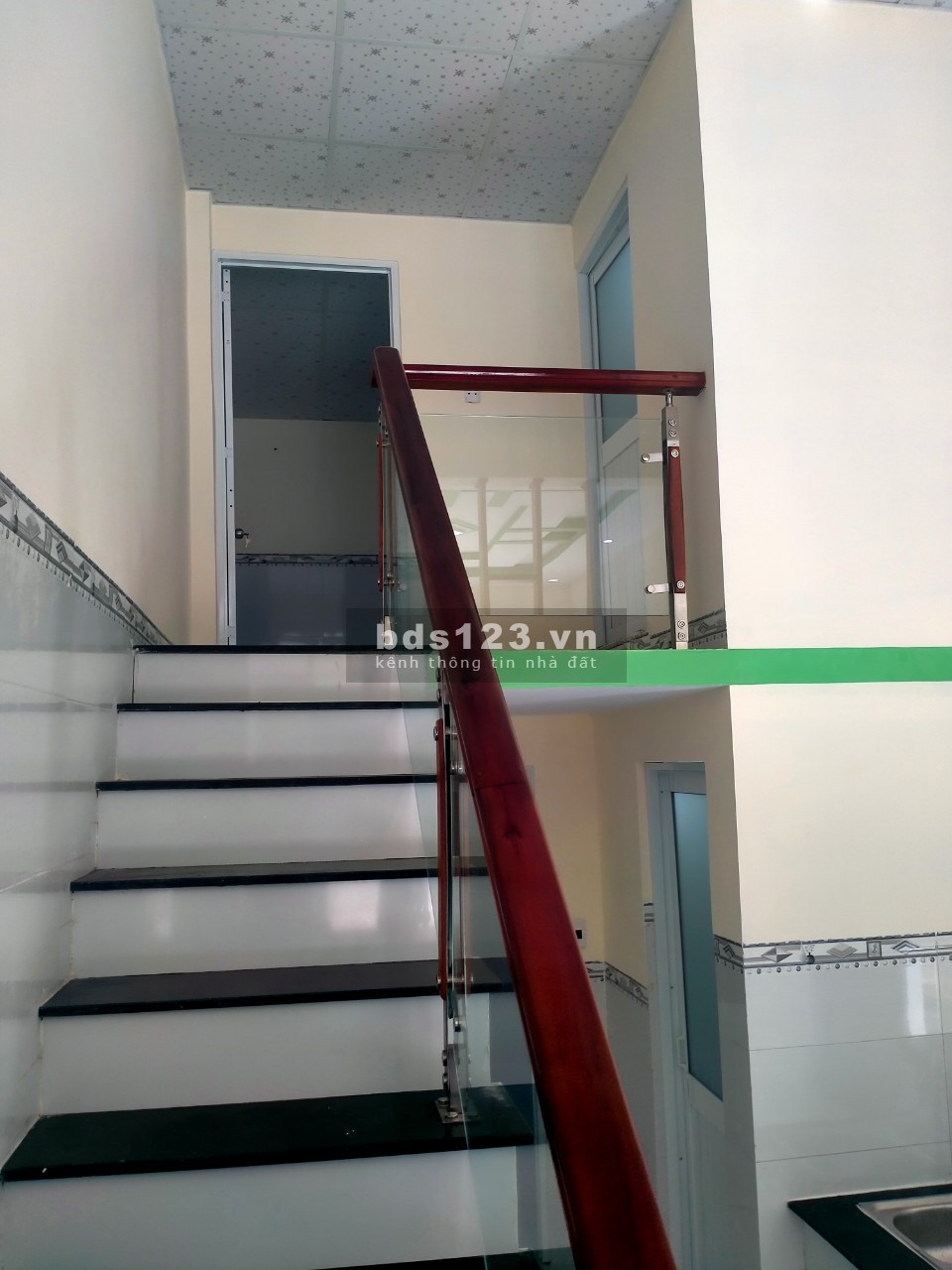 Bán gấp dãy trọ 14p + 2 kiot và 360m2 đất thu nhập 18tr/tháng gần ql 13, sổ riêng