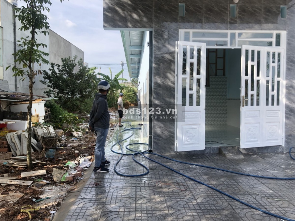 Bán gấp dãy trọ 14p + 2 kiot và 360m2 đất thu nhập 18tr/tháng gần ql 13, sổ riêng