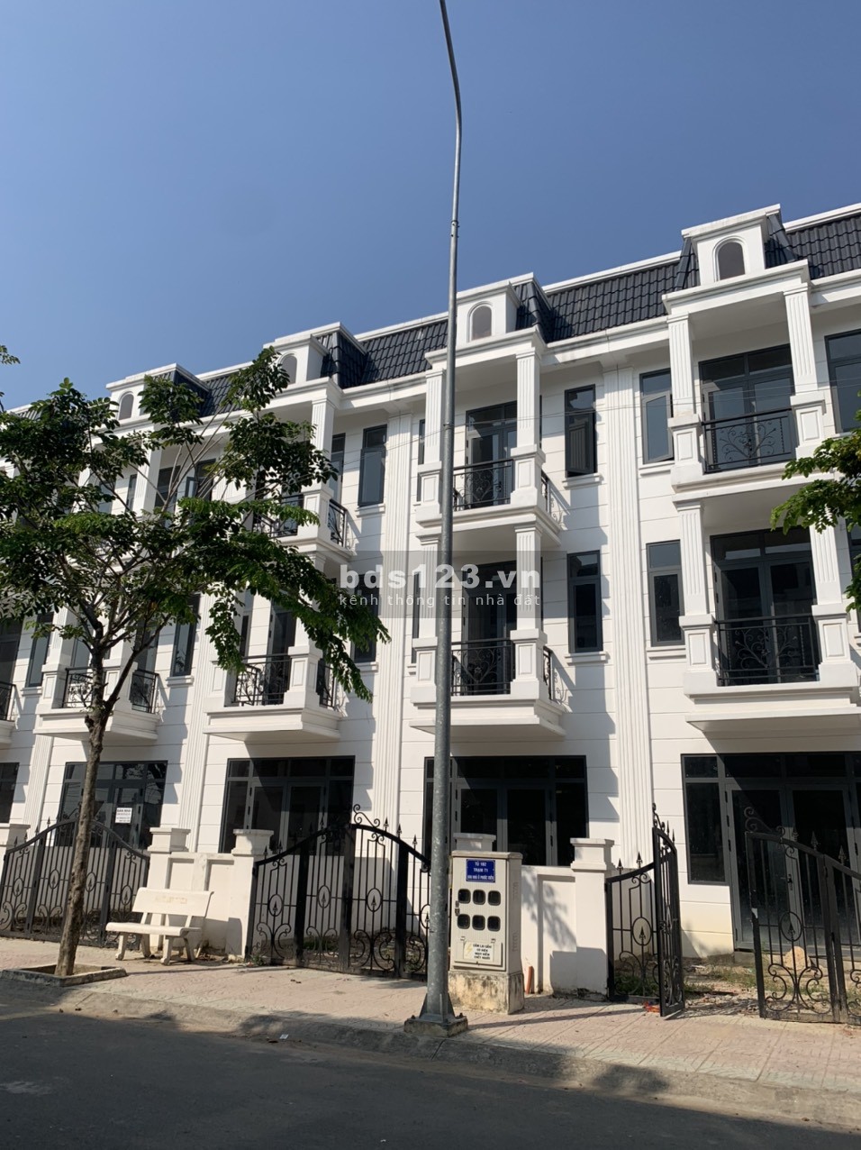 Tân Uyên lên thành phố, bán nhà ngay trung tâm Tân Uyên giá chỉ 2.58 tỷ có SHR