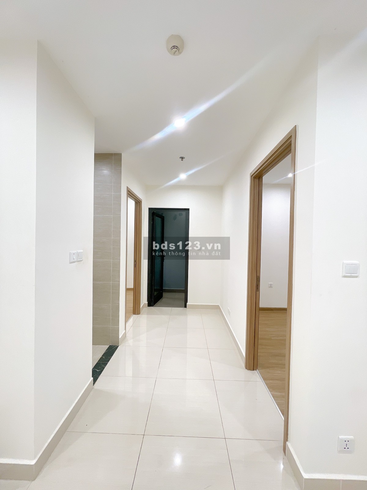 Kẹt vốn làm ăn bán căn hộ 2 PN, DT: 59m2 Vinhomes Grand Park, Q.9.Pháp lý rõ ràng.LH: 0522860724