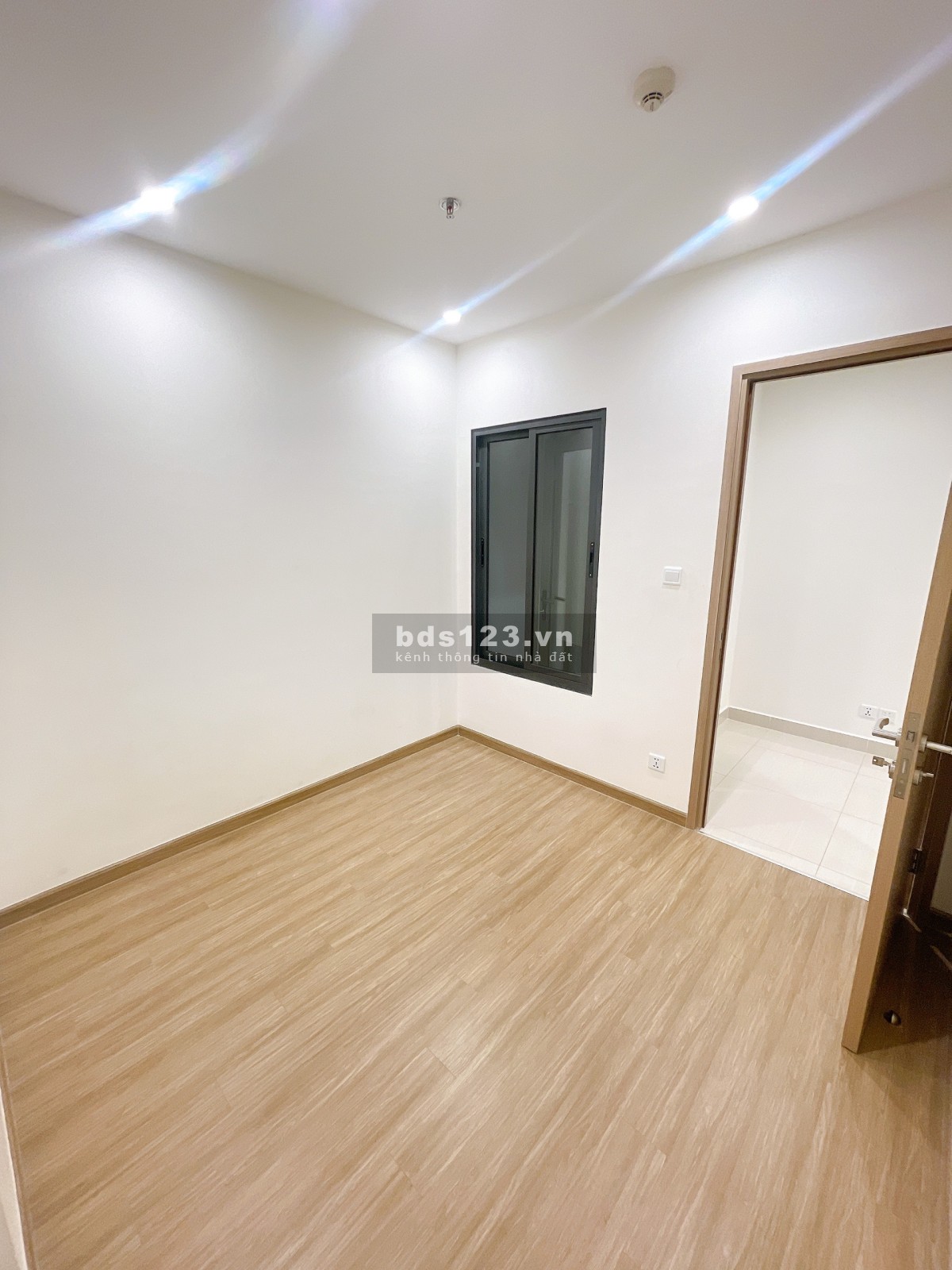 Kẹt vốn làm ăn bán căn hộ 2 PN, DT: 59m2 Vinhomes Grand Park, Q.9.Pháp lý rõ ràng.LH: 0522860724