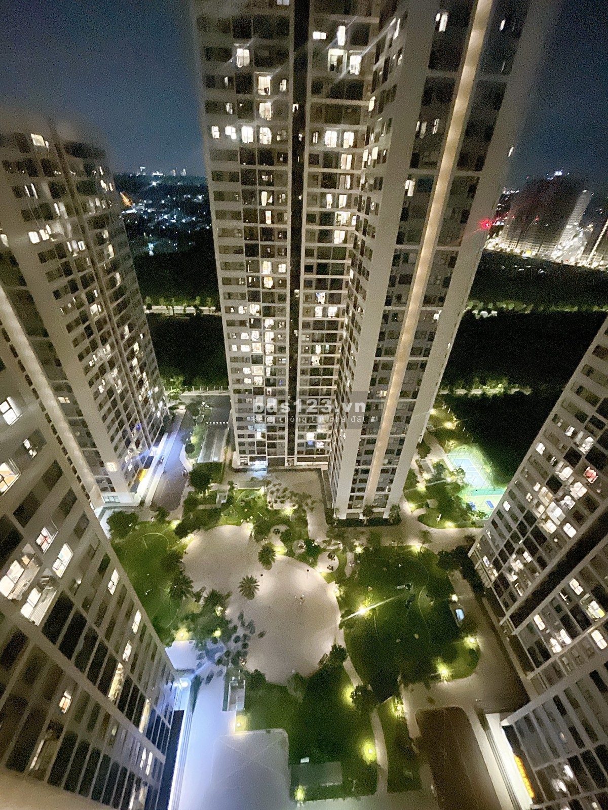 Kẹt vốn làm ăn bán căn hộ 2 PN, DT: 59m2 Vinhomes Grand Park, Q.9.Pháp lý rõ ràng.LH: 0522860724