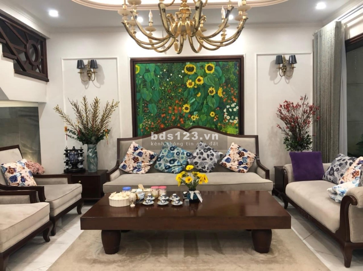 Nhà đẹp, 57m2, full nội thất, gần ô tô, chỉ 5,6 tỉ hơn - Hoàng Mai