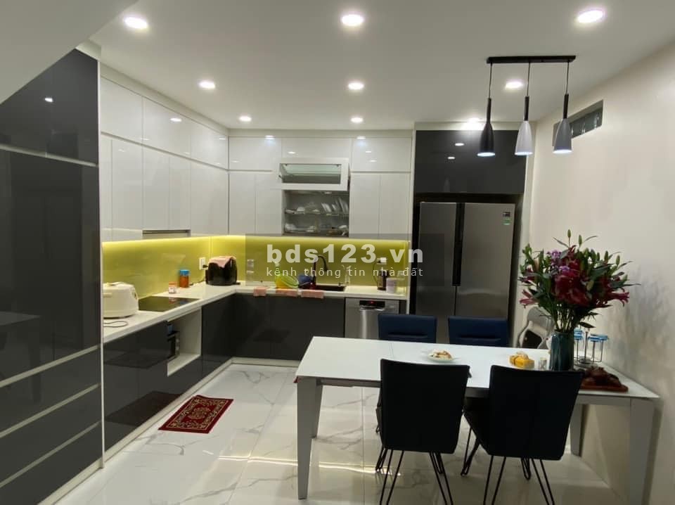 BÁN NHÀ KIM GIANG, CÁCH PHỐ 15M, Ô TÔ TRÁNH TRƯỚC CỬA, 92M, 5TẦNG, 8,7TỶ