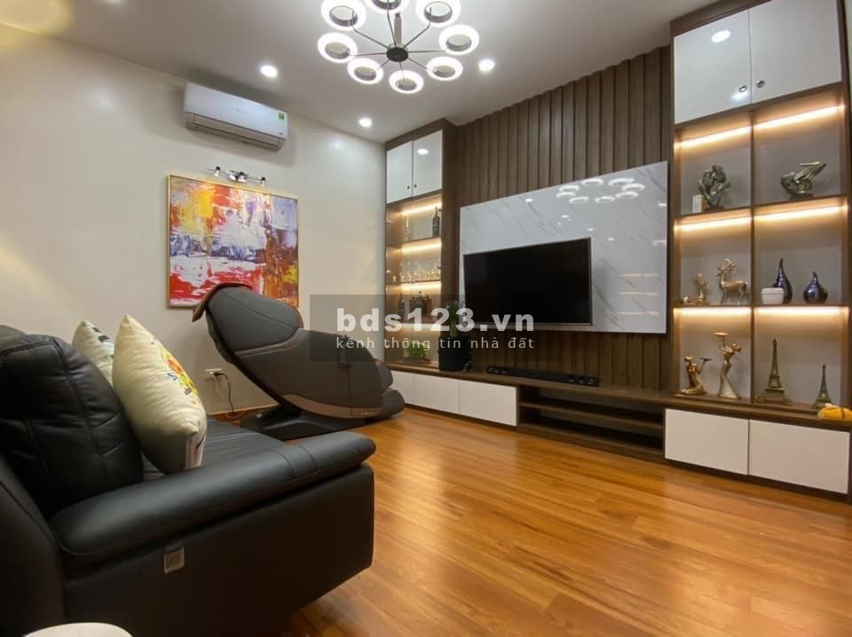 BÁN NHÀ KIM GIANG, CÁCH PHỐ 15M, Ô TÔ TRÁNH TRƯỚC CỬA, 92M, 5TẦNG, 8,7TỶ