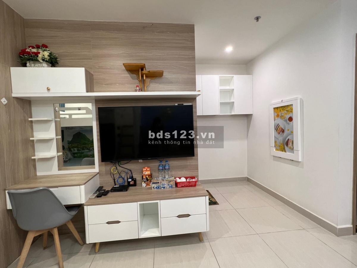 Bán cắt lỗ căn Studio dt 31m2, full đồ giá chỉ 850 triệu tại Vinhomes ocean park lh : 0974878742