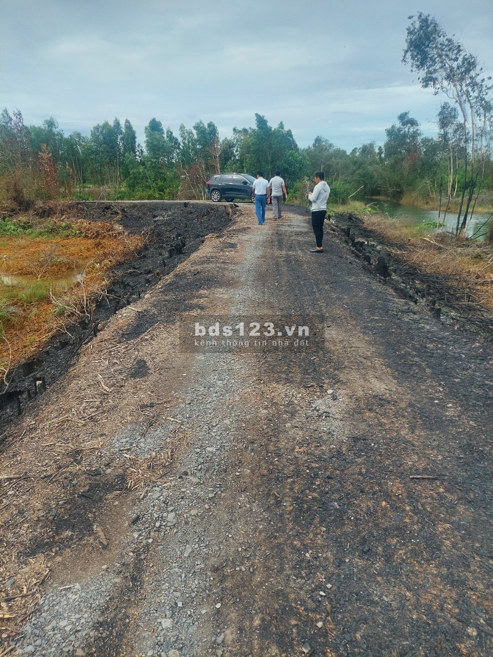 ÔM CHỦ. GIÁ ĐẦU TƯ SIÊU RẼ.KHÁCH ĐẦU TƯ BAO LỜI....Ô TÔ ĐI TỚI ĐẤT VI VU