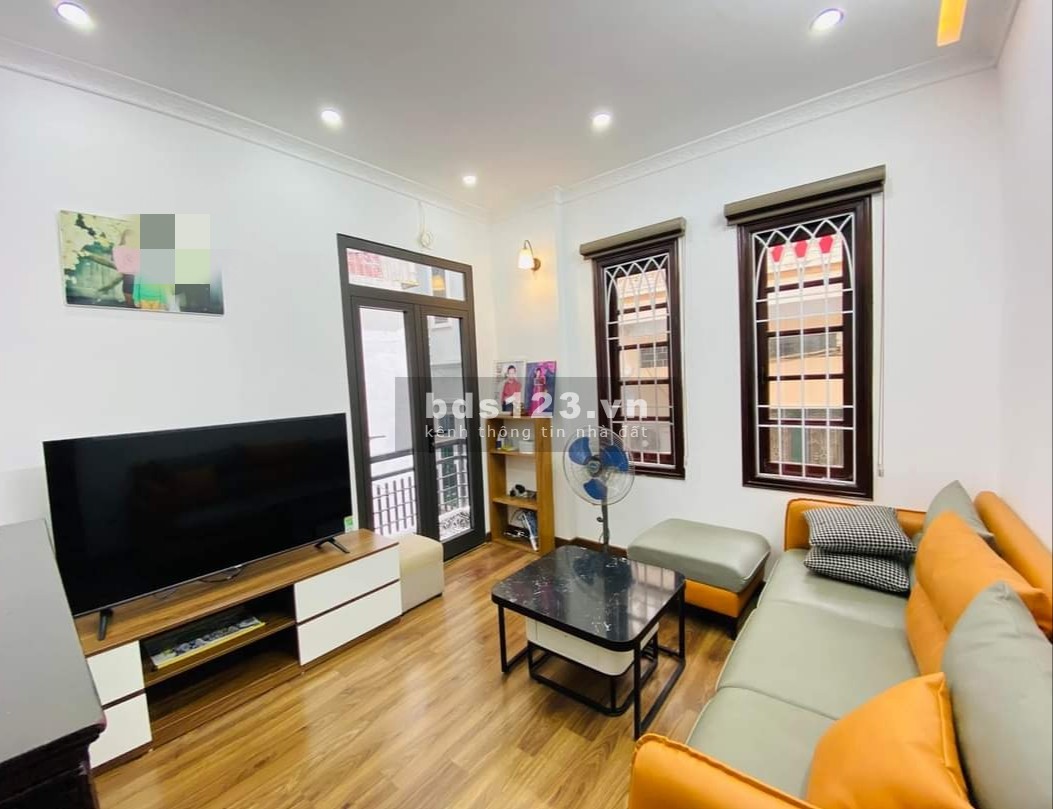 Bán nhà riêng mới đẹp đường Cầu Giấy 2 thoáng, đa tiện ích, DT 40m², giá 4.5 tỷ, LH 0867470990