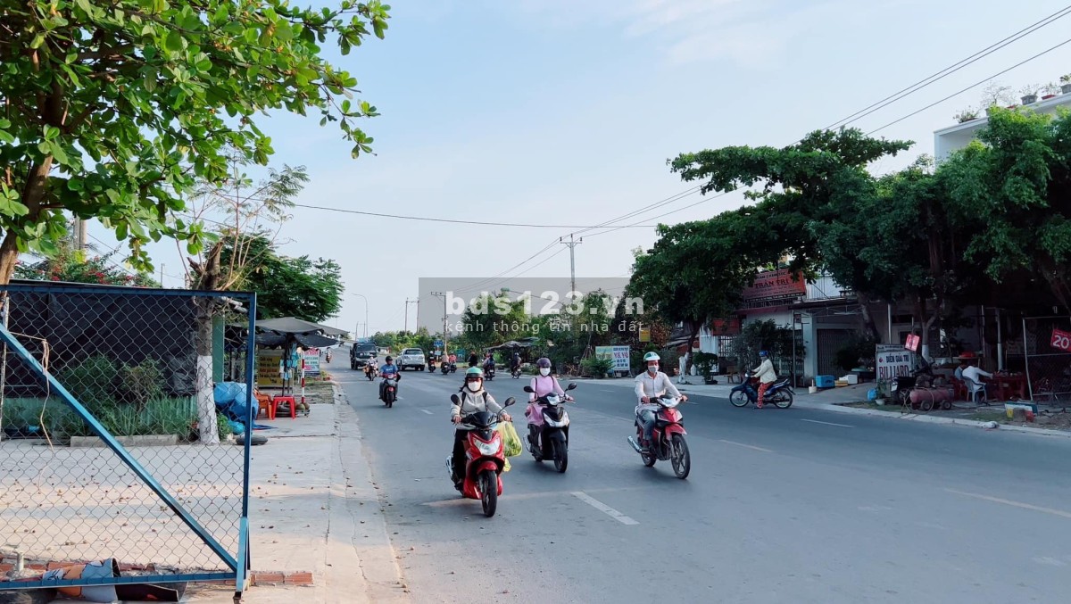 Bán nhà mới xây Mặt Tiền Thị Xã Gò Công.