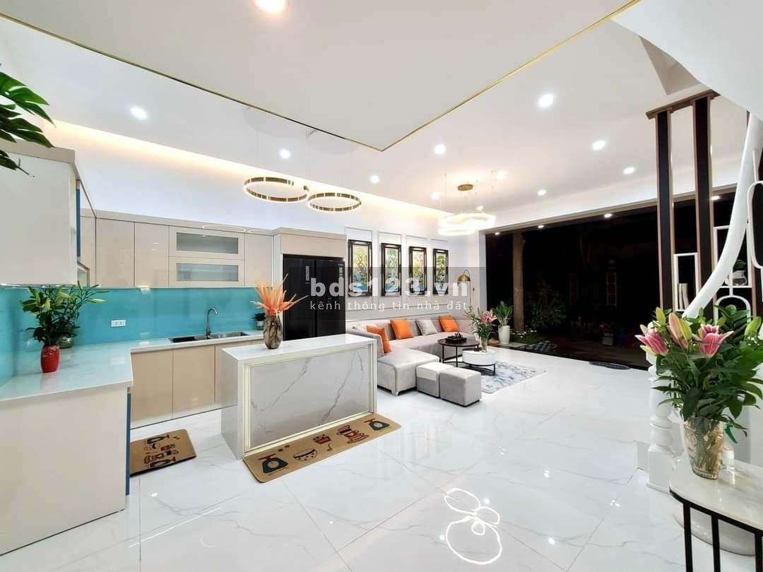 Bán nhà Ngô Gia Tự, Oto tránh, kinh doanh đa dạng, khu vực vip, nhà thiết kế hiện đại.