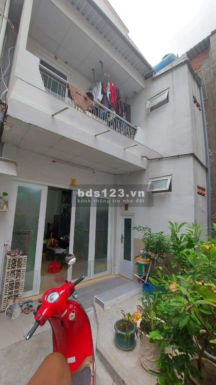 Nhà 3 tầng, 27m², ngang bề thế 4.3x.6m, cạnh đại lộ Võ Văn Kiệt, q6