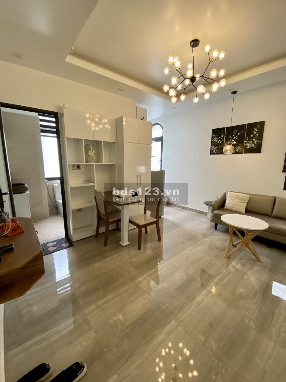 Bán căn đơn lập Vinhomes Imperia đã hoàn thiện full nội thất. Có cầu thang máy.