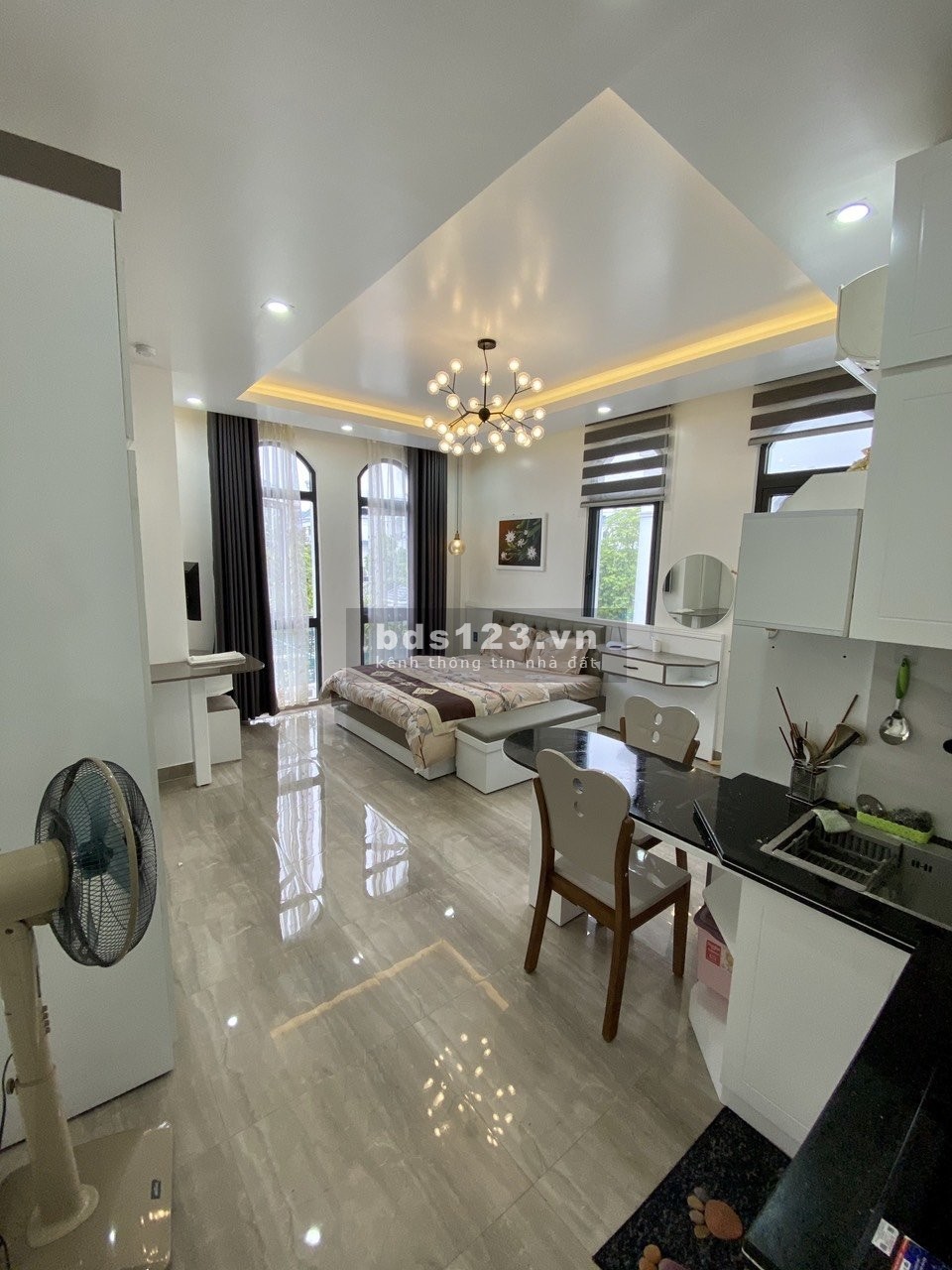 Bán căn đơn lập Vinhomes Imperia đã hoàn thiện full nội thất. Có cầu thang máy.