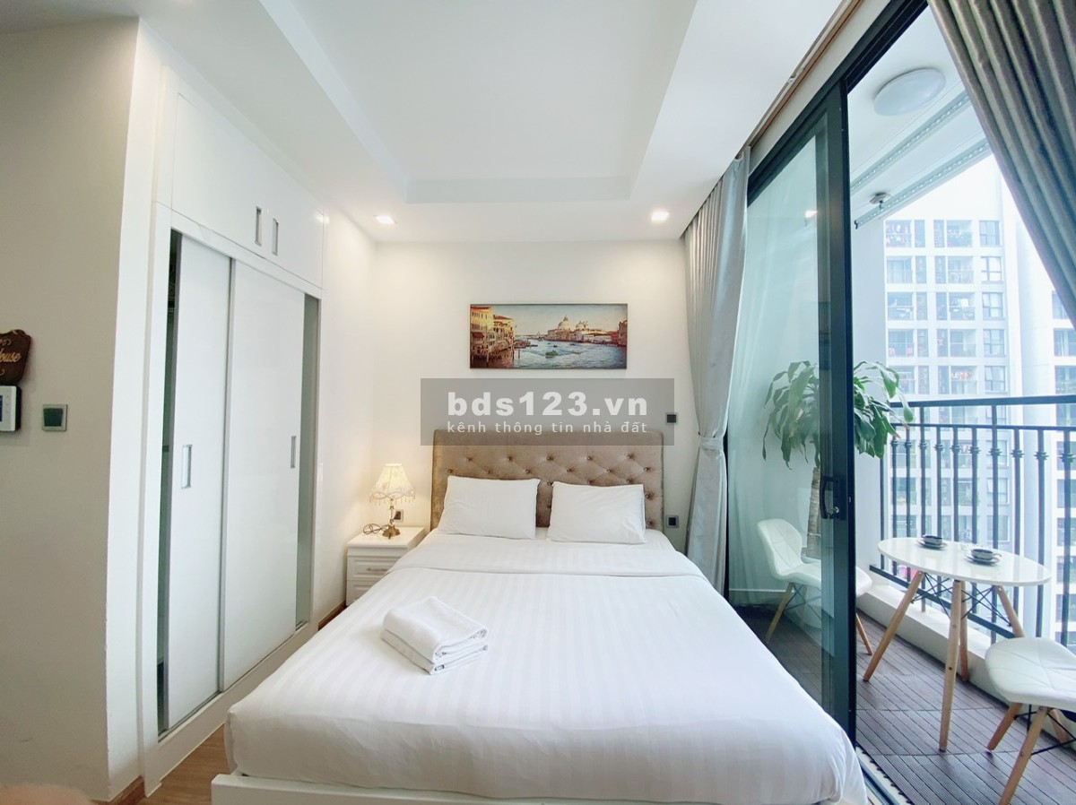 Cần cho thuê căn hộ studio đầy đủ nội thất tại Vinhomes Green Bay Mễ Trì