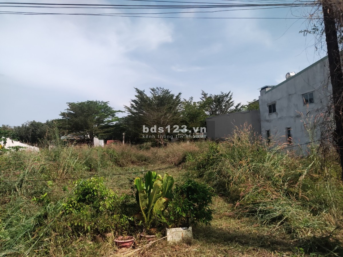 Cần tiền chữa bệnh bán gấp 110m2 và 10 phòng trọ đang kinh doanh ổn định tại KDT Bình Dương