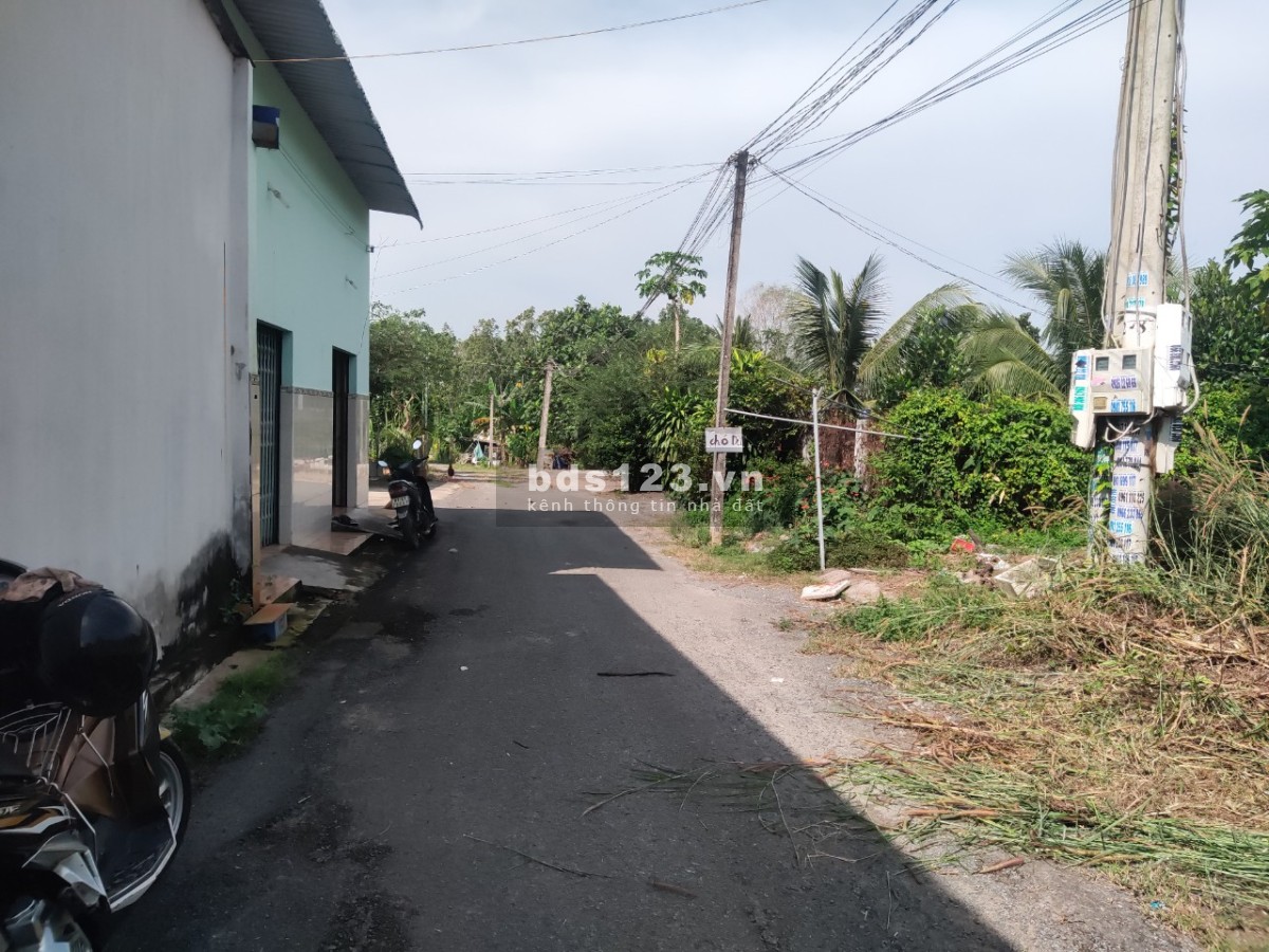 Cần tiền chữa bệnh bán gấp 110m2 và 10 phòng trọ đang kinh doanh ổn định tại KDT Bình Dương