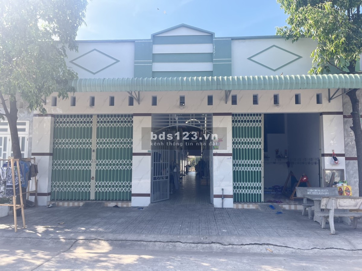 Cần tiền chữa bệnh bán gấp 110m2 và 10 phòng trọ đang kinh doanh ổn định tại KDT Bình Dương
