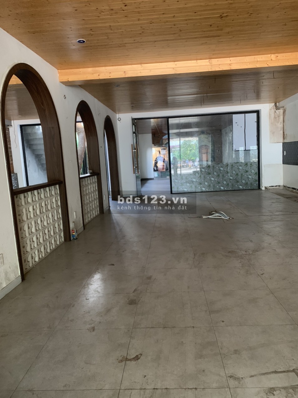 Cho thuê mặt bằng DT 600m², mặt tiền 9m Tây Thạnh