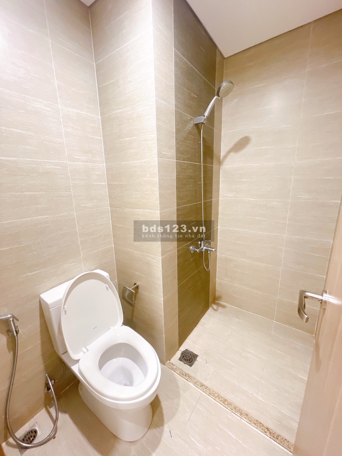 Bán gấp căn hộ 59m2 Vinhomes Grand Park, Quận 9, 2 PN+ 1 WC. Sổ chính chủ, đầy đủ tiện ích