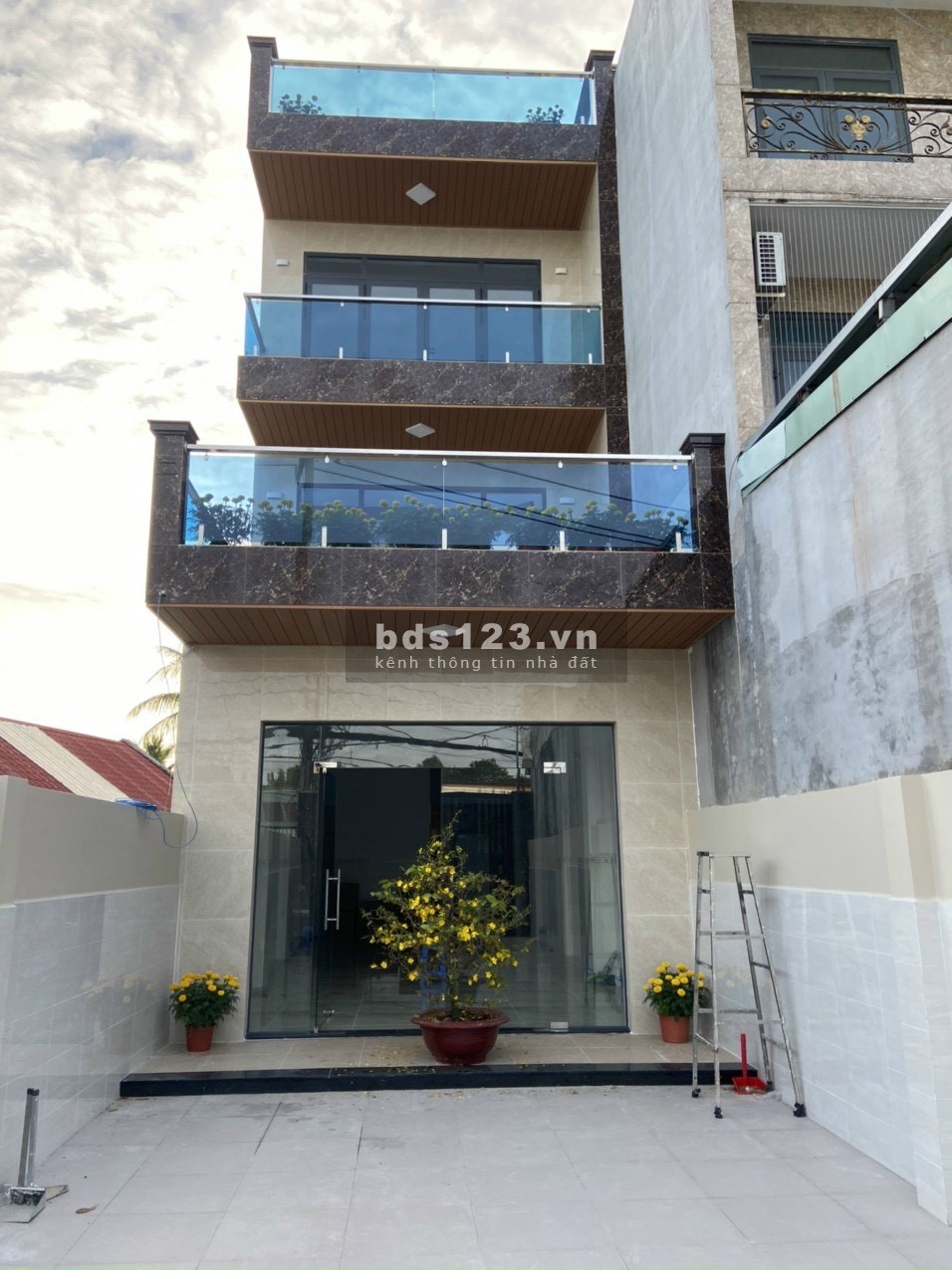 Cho thuê nhà MT 854 Nguyễn Xiển, Long Thạnh Mỹ, TP Thủ Đức