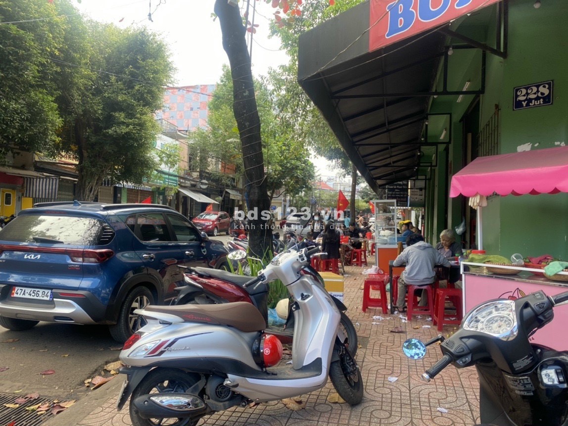 Nhà Góc 2 mặt tiền KD đường Trần Phú, p. Thắng Lợi tp.Buôn Ma Thuột.