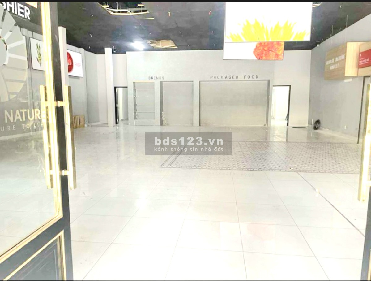 Cho thuê mặt bằng DT 430m² góc 2 mặt tiền đường Huỳnh Tấn Phát