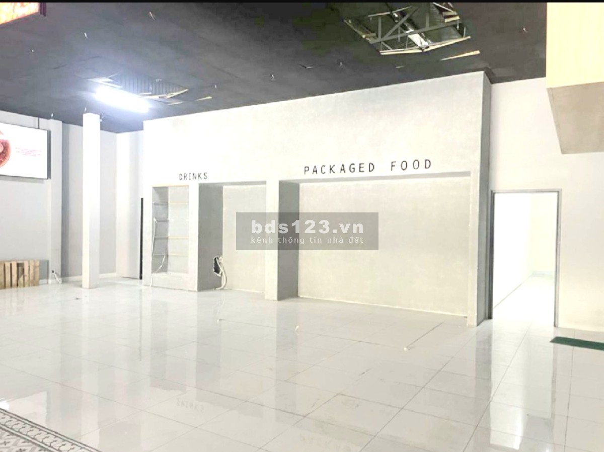 Cho thuê mặt bằng DT 430m² góc 2 mặt tiền đường Huỳnh Tấn Phát