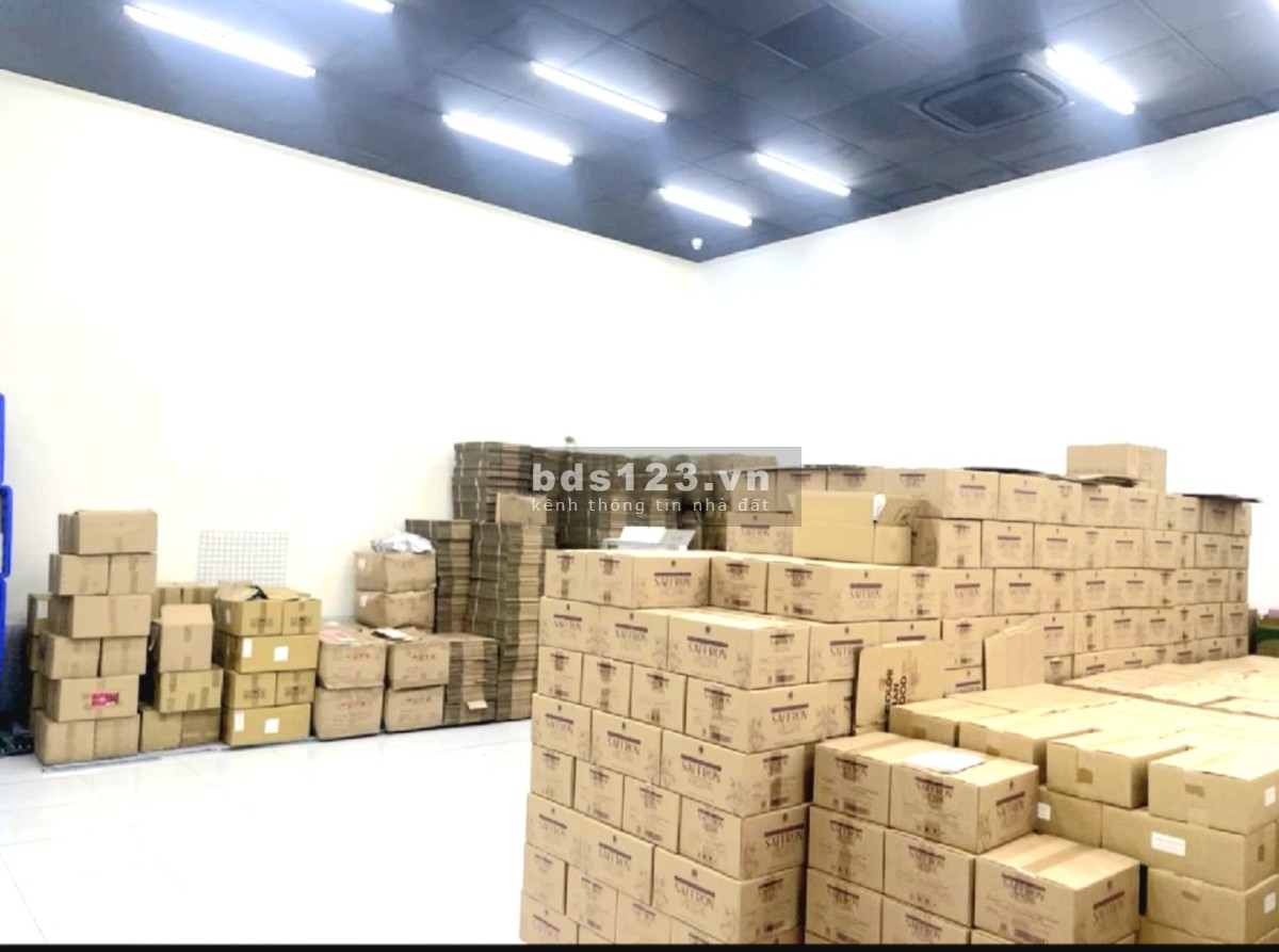 Cho thuê mặt bằng DT 430m² góc 2 mặt tiền đường Huỳnh Tấn Phát