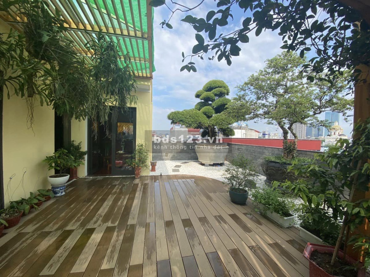 Chính chủ bán tòa nhà văn phòng Hoàng Quốc Việt - Cầu Giấy. DT 295M2, MT 8M, 9 tầng. Giá hơn 179 tỷ