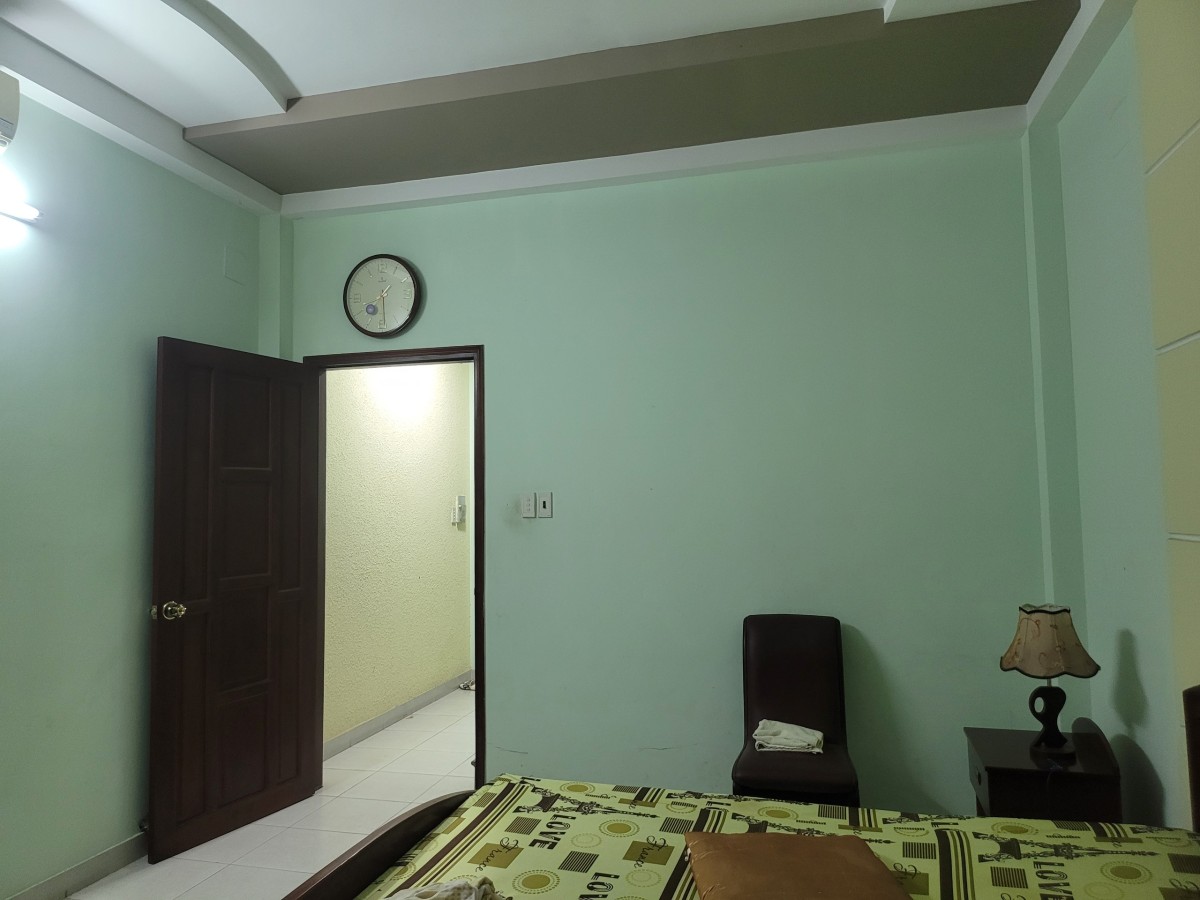 Ngay Trương Vĩnh Ký và Nguyễn Xuân Khoát, mặt đường 14M, 4X18, 4 tầng. 9.6 tỷ thương lượng
