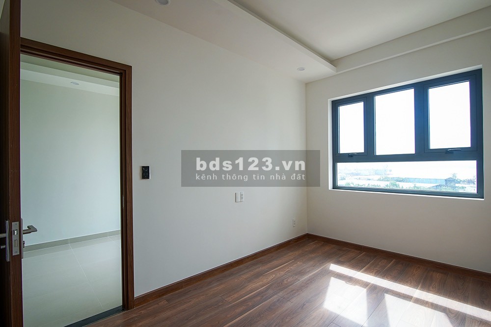 Cần bán căn hộ giá tốt 1PN 55m2 nội thất cơ bản view hồ bơi chỉ với giá 2 tỷ 2 bao hết